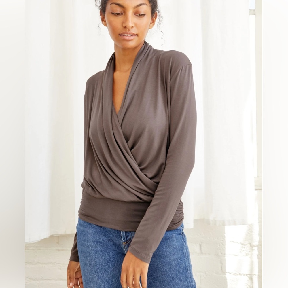 Amour Vert Angela Modal Knit Top S grey + Jacob black tank top M bundle(2 items)